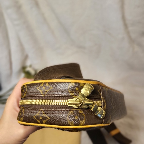 Authentic Louis Vuitton Gange bum bag Fanny pack - Picture 5 of 16